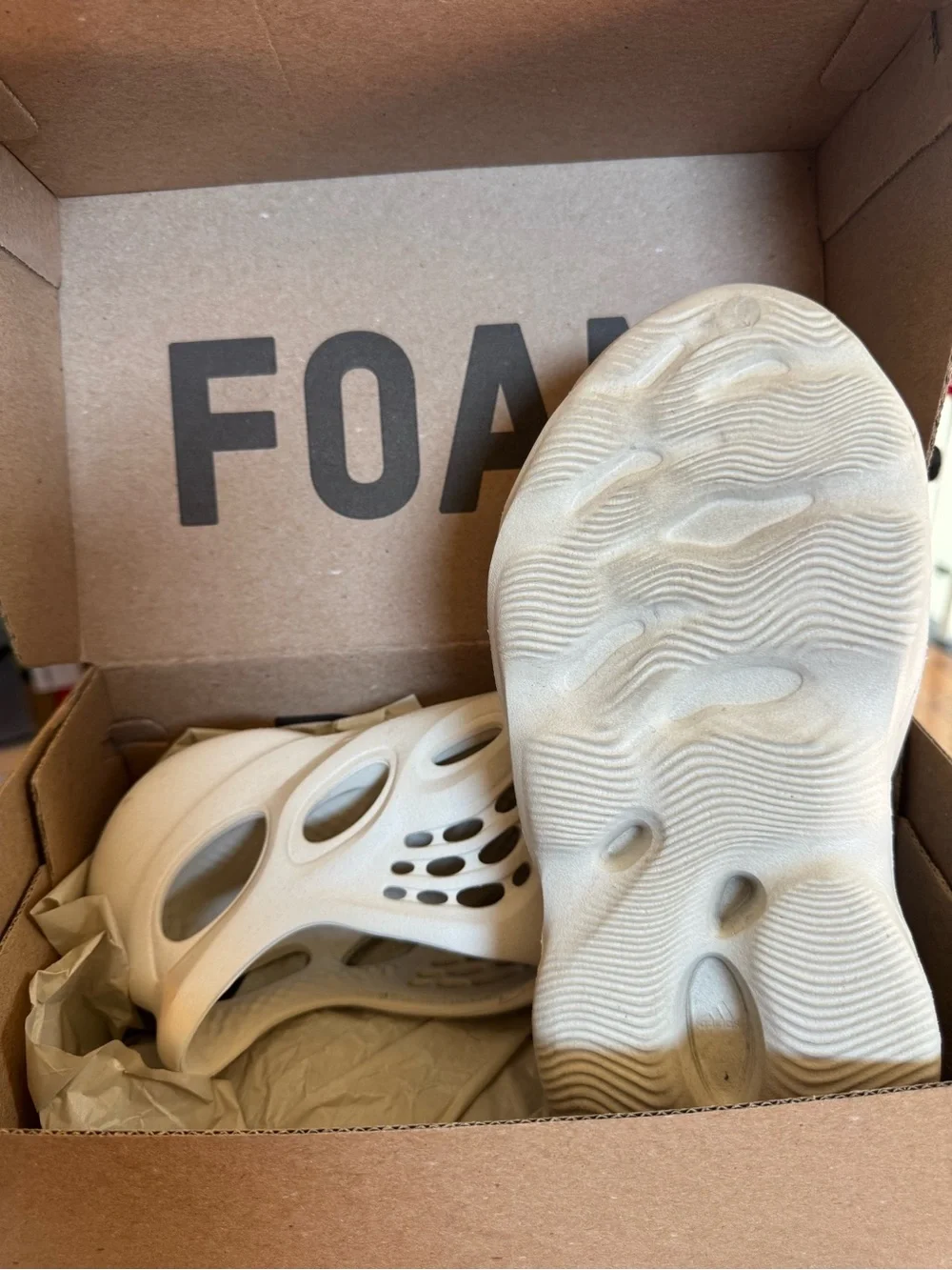 Yeezy Foam Runners Slip-On Clog in Cream